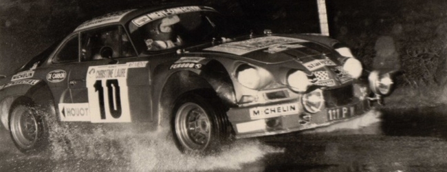 IIème Ronde Luronne 1977 Fiche technique : 2ème édition 1977, le 30 avril & 1er mai 1977. 4ème épreuve du championnat fédéral des rallyes, zone Nord-Est (coef. 3). Organisée par l’A.S.A. Luronne. Compte aussi pour le championnat SRT des rallyes. Patronné par Christine Laure. Ouvert aux groupes 1 à 5. Parcours long de 310 km sous forme d’une boucle dont 270 km de spéciale (10 au total). Départ de Servance le 1er Mai à 6 heures; Arrivée à Servance le 1er Mai à 19 heures. 110 partants, 54 classés. Conditions atmosphériques : pluie. Engagements : 1000 F (+- 153 €); […]